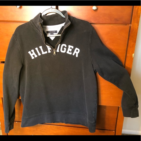 🔌TOMMY HILFIGER HALF ZIP SWEATSHIRT🔌 - Picture 1 of 3